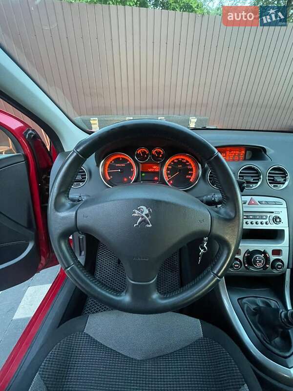 Хетчбек Peugeot 308 2011 в Бучачі