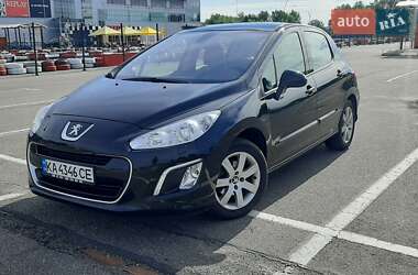 Хетчбек Peugeot 308 2011 в Києві