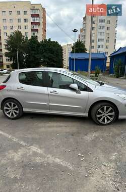 Хэтчбек Peugeot 308 2011 в 