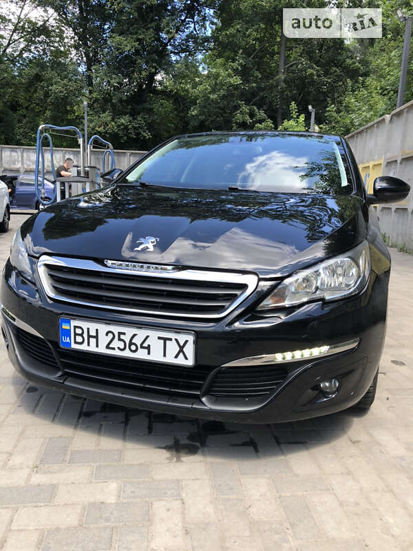 Хетчбек Peugeot 308 2015 в Дніпрі