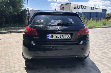 Хетчбек Peugeot 308 2015 в Дніпрі