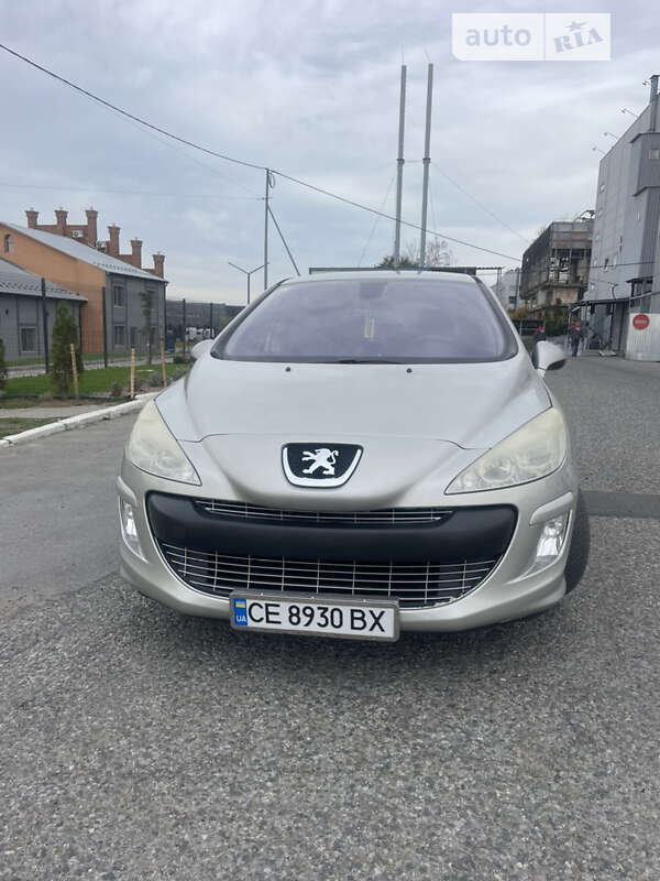 Хэтчбек Peugeot 308 2008 в Черновцах