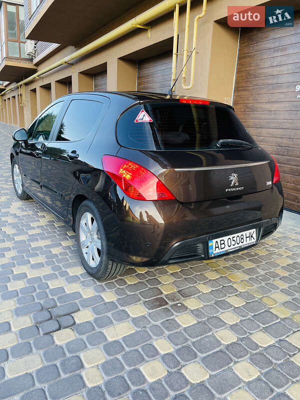 Хэтчбек Peugeot 308 2012 в Виннице