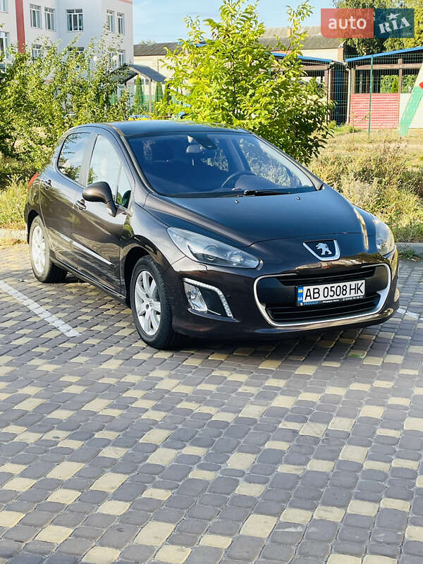 Хэтчбек Peugeot 308 2012 в Виннице