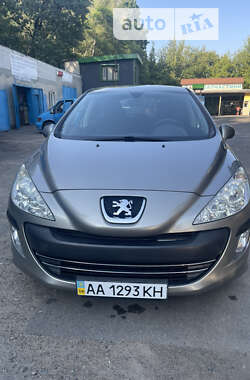 Хэтчбек Peugeot 308 2010 в Киеве