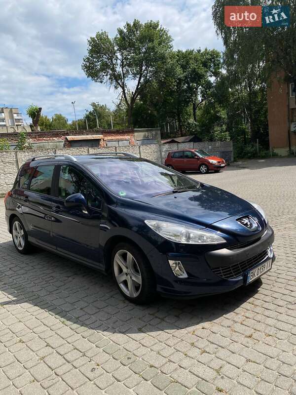 Универсал Peugeot 308 2010 в Ровно