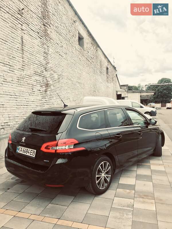 Универсал Peugeot 308 2015 в Стрые