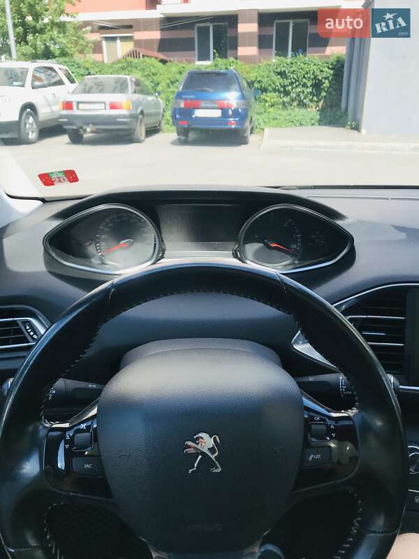 Универсал Peugeot 308 2015 в Стрые