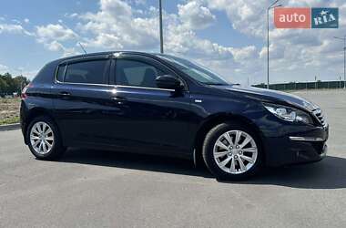 Хэтчбек Peugeot 308 2016 в Днепре