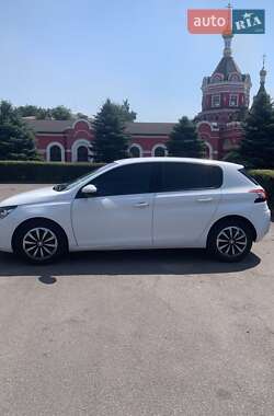 Хэтчбек Peugeot 308 2016 в Каменском