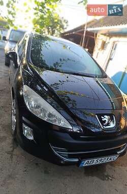 Хэтчбек Peugeot 308 2008 в 