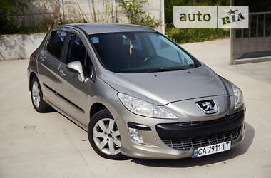 Хэтчбек Peugeot 308 2010 в Киеве