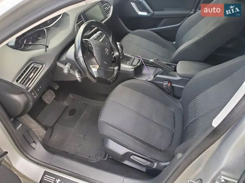 Peugeot 308 2016