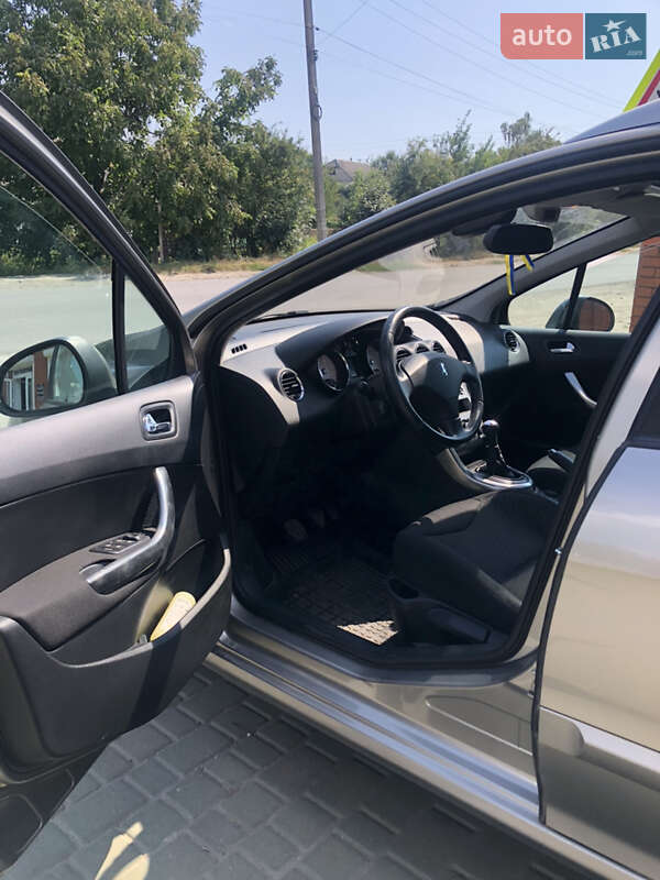 Универсал Peugeot 308 2010 в Хмельницком