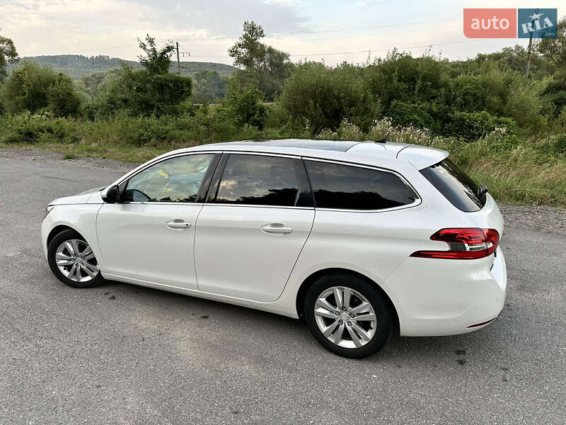 Универсал Peugeot 308 2014 в Великом Березном