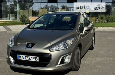 Хэтчбек Peugeot 308 2011 в Киеве