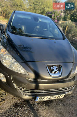 Хэтчбек Peugeot 308 2009 в Городке