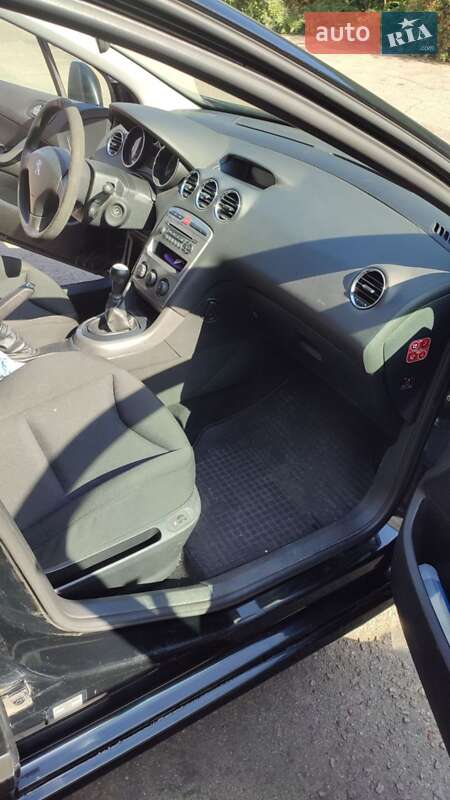 Хэтчбек Peugeot 308 2011 в Запорожье