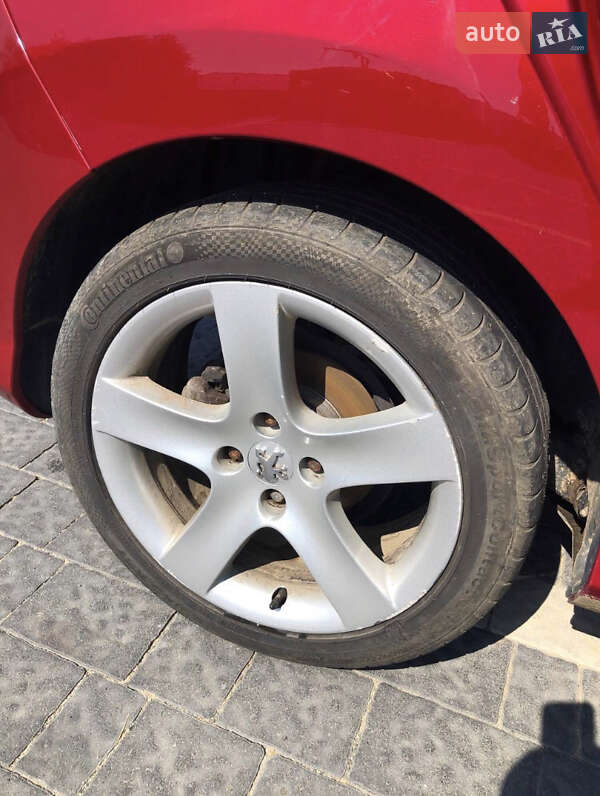 Хетчбек Peugeot 308 2010 в Ужгороді