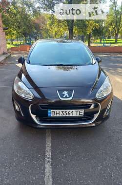 Хэтчбек Peugeot 308 2012 в Черноморске