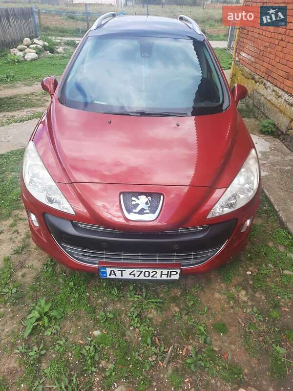 Универсал Peugeot 308 2010 в Надворной