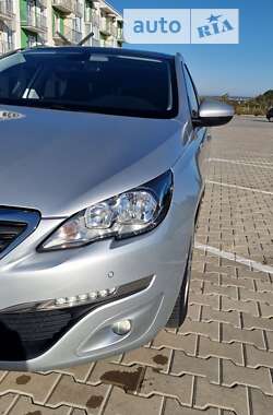 Універсал Peugeot 308 2016 в Винниках