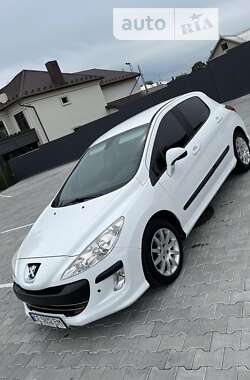 Хэтчбек Peugeot 308 2010 в Черновцах