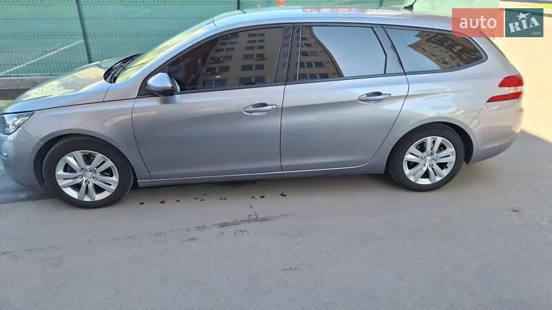 Універсал Peugeot 308 2015 в Дніпрі