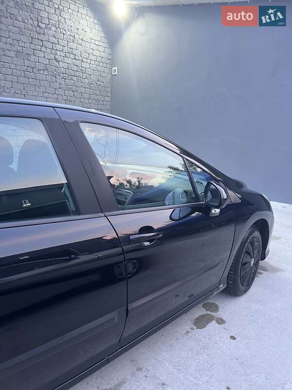 Хетчбек Peugeot 308 2008 в Каневі
