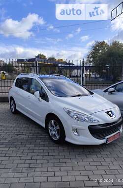 Универсал Peugeot 308 2011 в Костополе