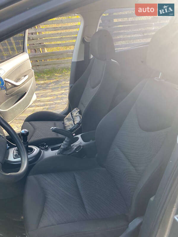 Хэтчбек Peugeot 308 2010 в Березному