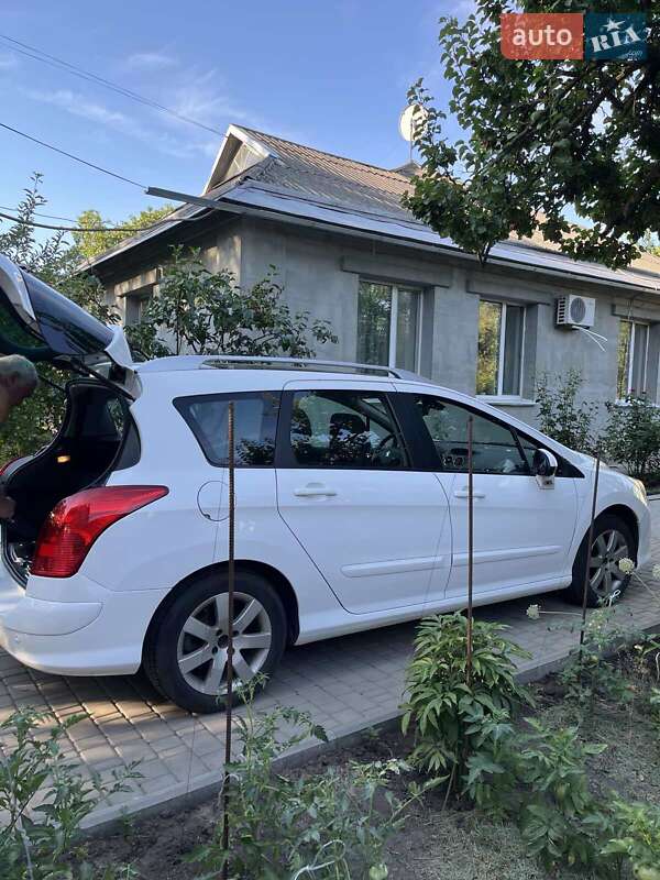 Универсал Peugeot 308 2012 в Киеве