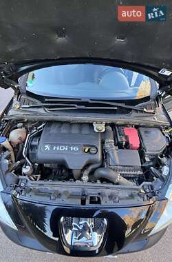 Хэтчбек Peugeot 308 2009 в 