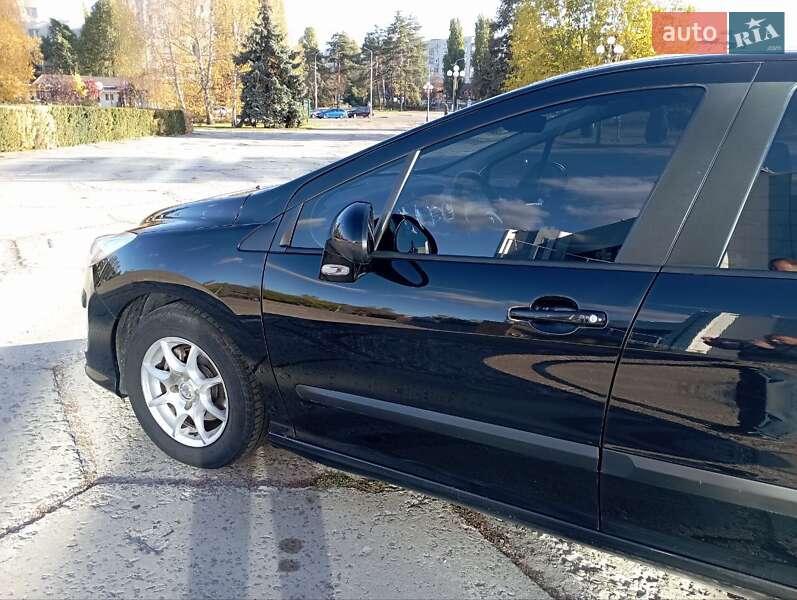 Хетчбек Peugeot 308 2008 в Горішніх Плавнях