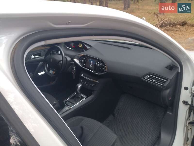 Універсал Peugeot 308 2016 в Олександрівці