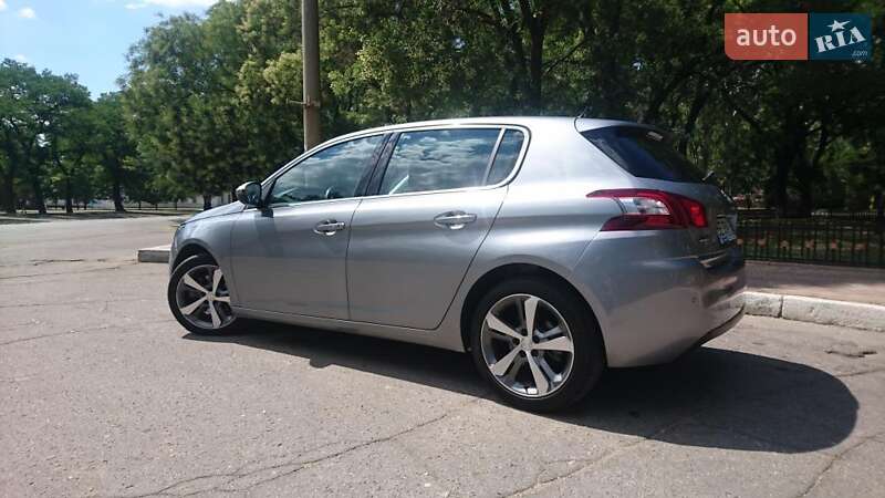 Peugeot 308 2016