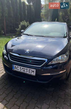 Универсал Peugeot 308 2015 в Нововолынске