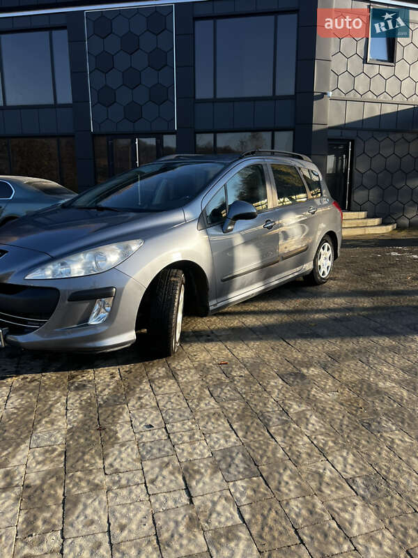 Универсал Peugeot 308 2010 в Тячеве