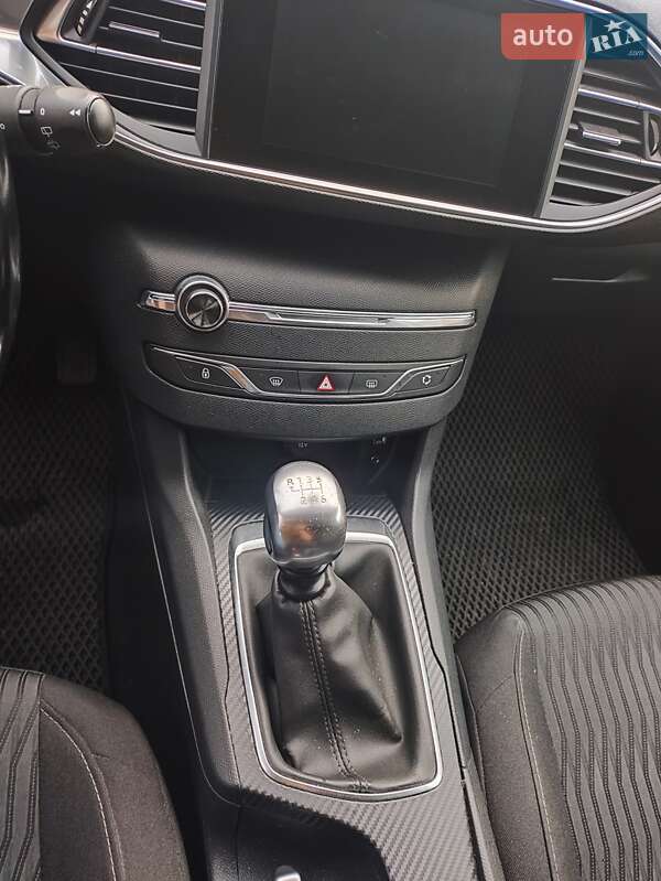 Универсал Peugeot 308 2016 в Полтаве