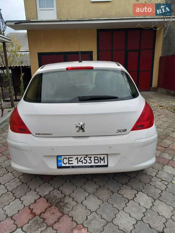 Хетчбек Peugeot 308 2010 в Чернівцях