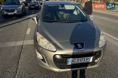 Хэтчбек Peugeot 308 2011 в Львове