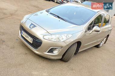 Хэтчбек Peugeot 308 2011 в Киеве