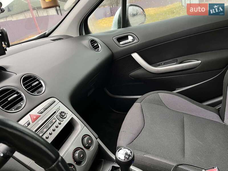Хетчбек Peugeot 308 2008 в Новому Розділі