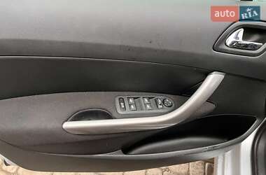 Хэтчбек Peugeot 308 2008 в 