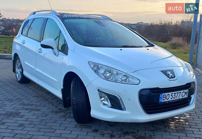 Универсал Peugeot 308 2013 в Львове