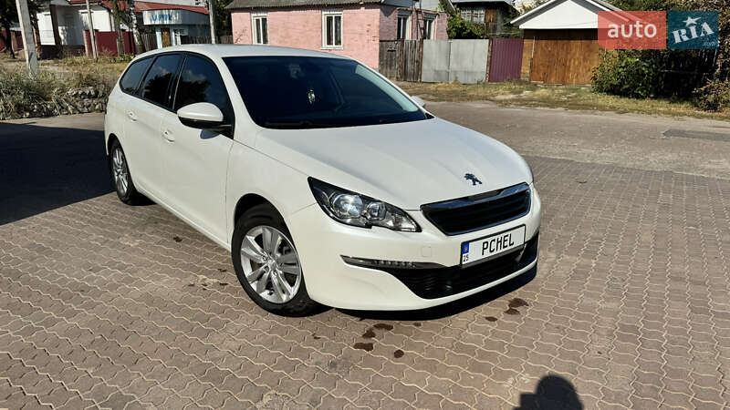 Универсал Peugeot 308 2015 в Сновске