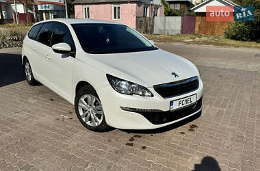 Универсал Peugeot 308 2015 в Сновске