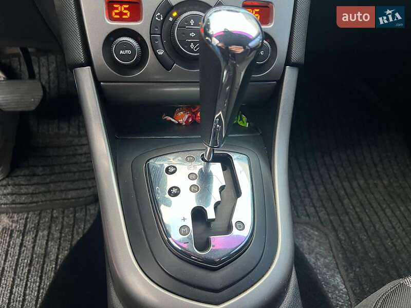 Хэтчбек Peugeot 308 2010 в Одессе