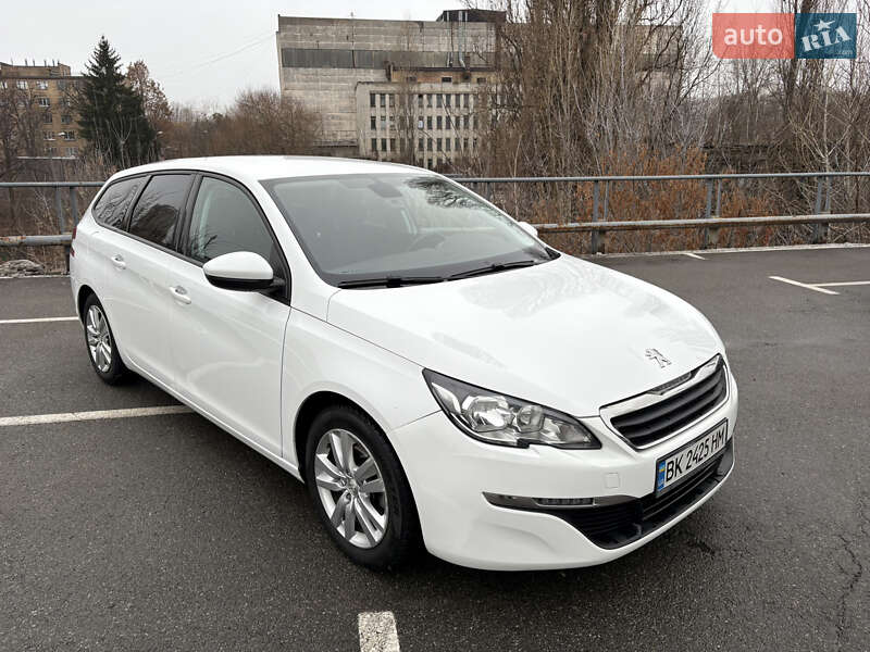 Универсал Peugeot 308 2016 в Киеве