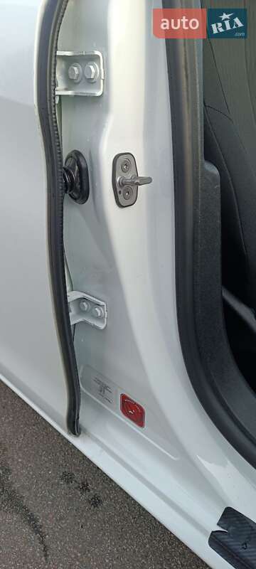 Універсал Peugeot 308 2014 в Києві